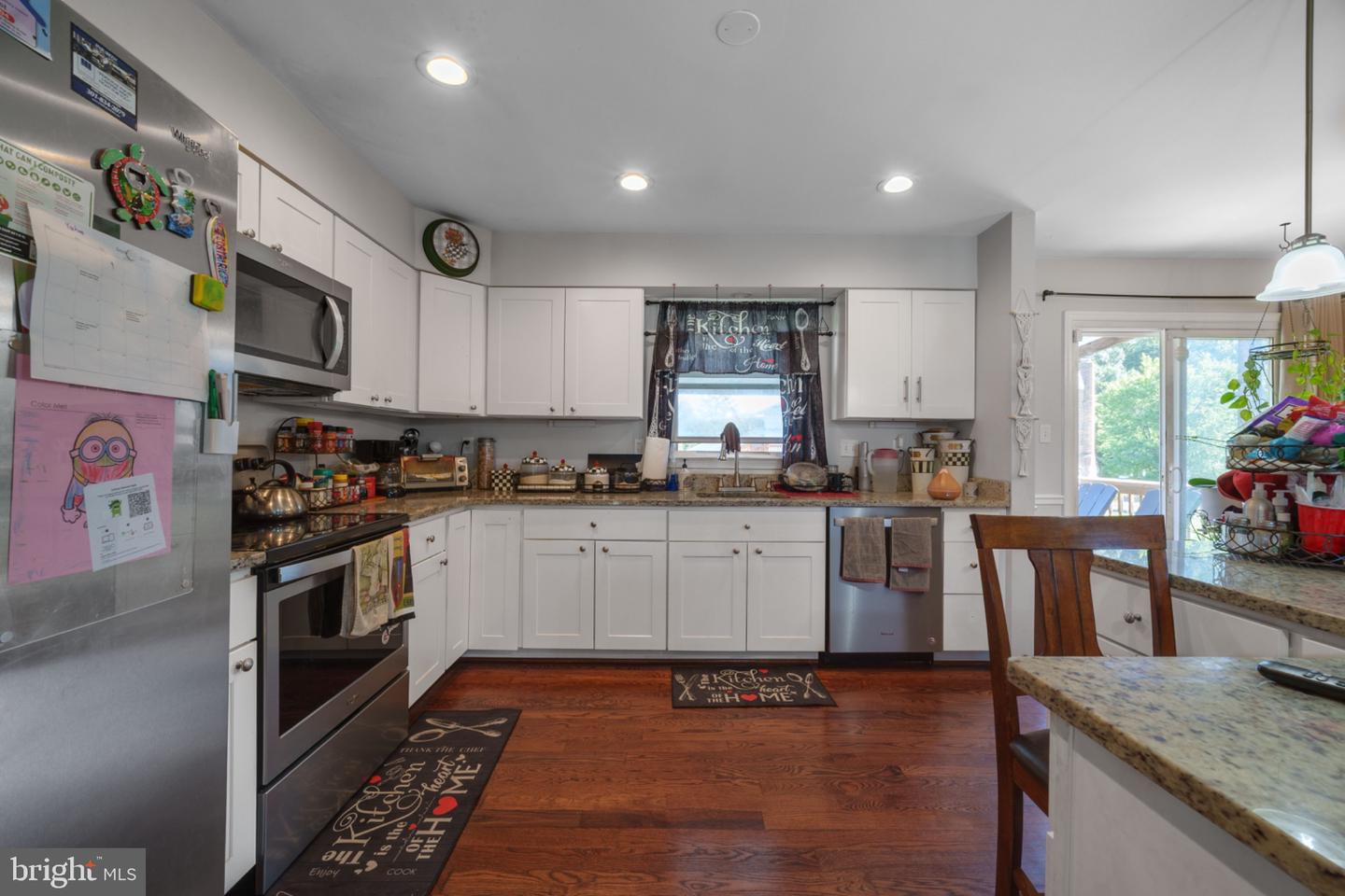 8916 Trubador Dr Property Photo 6