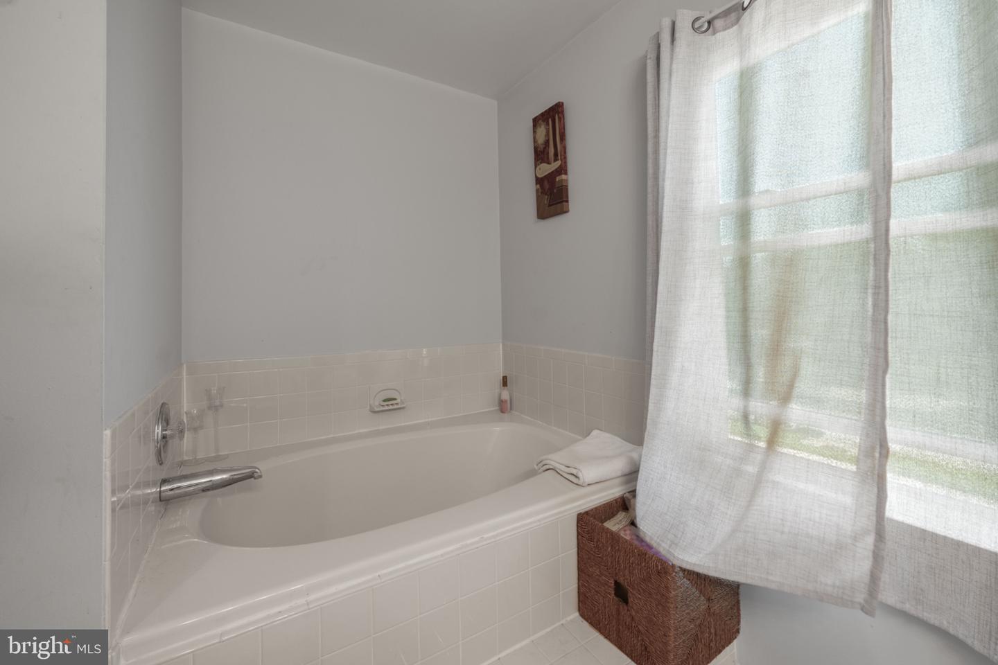 8916 Trubador Dr Property Photo 15