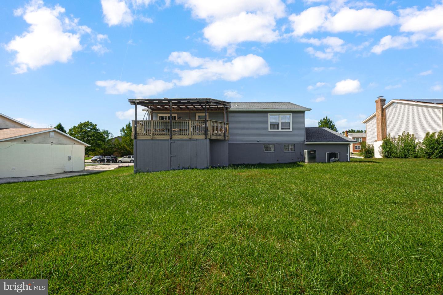 8916 Trubador Dr Property Photo 24