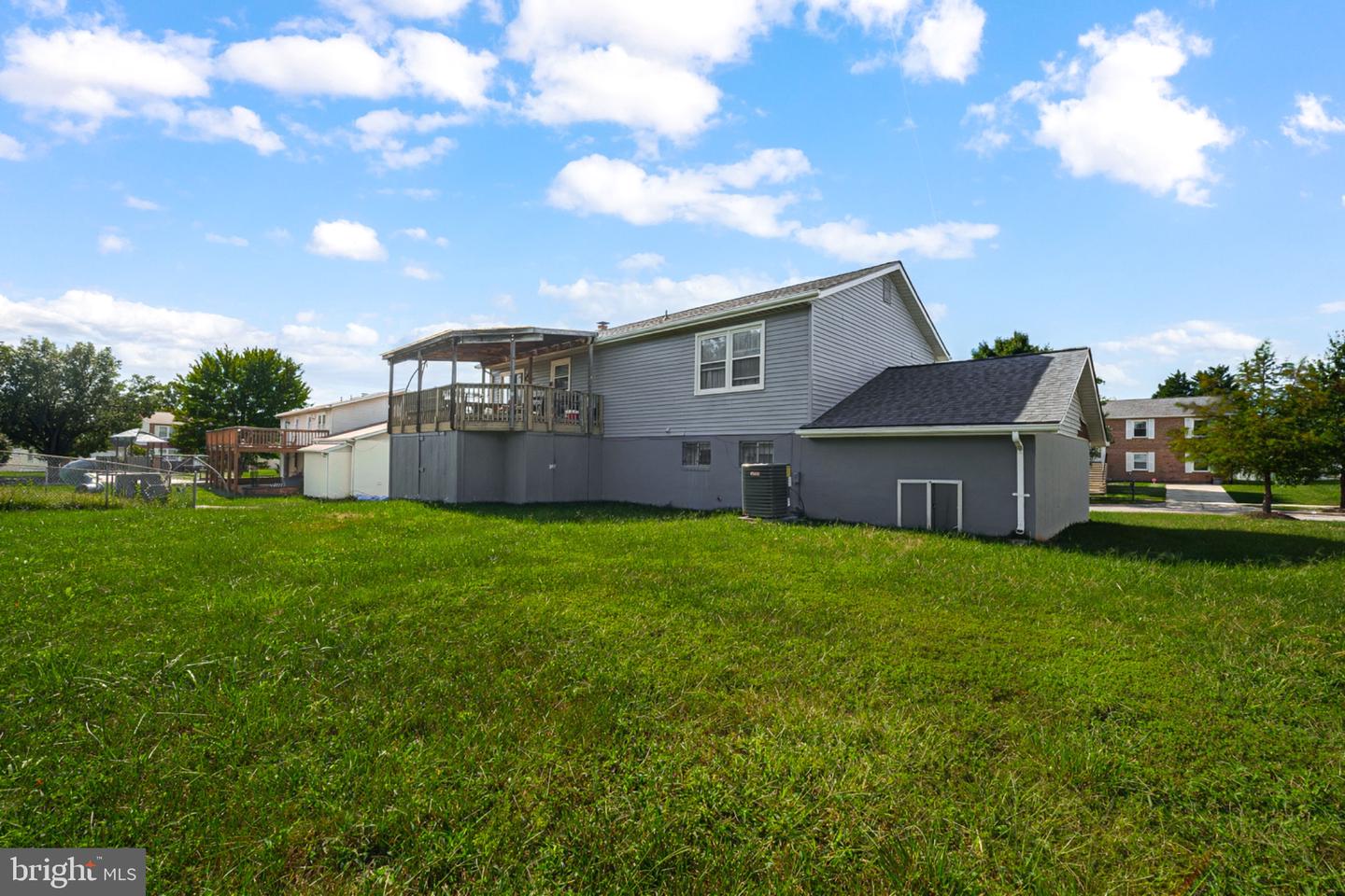 8916 Trubador Dr Property Photo 26