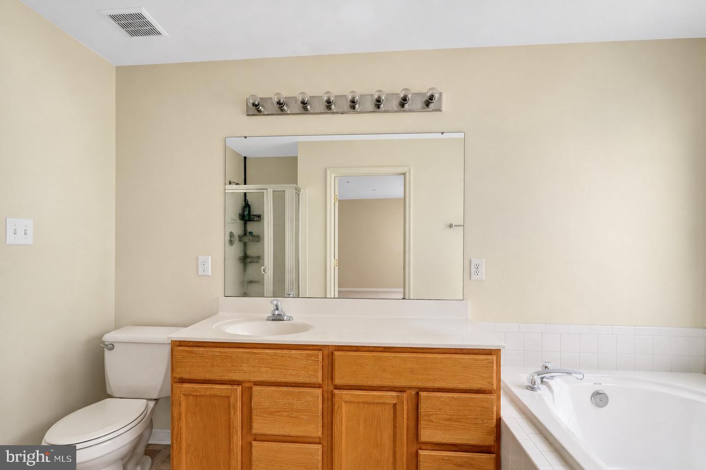 7305 Rotunda Ct Property Photo 9