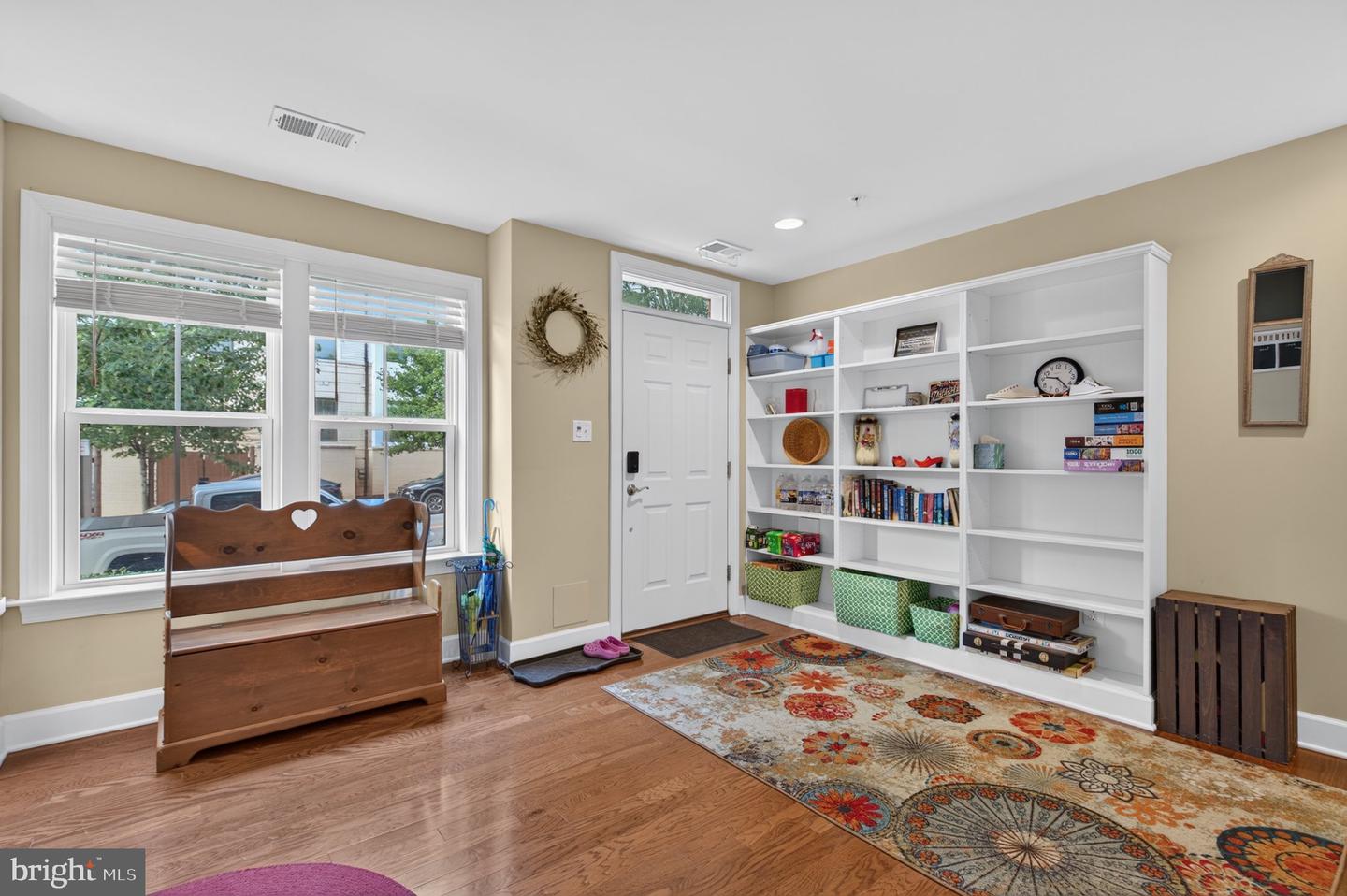 4644 Woodberry St Property Photo 4