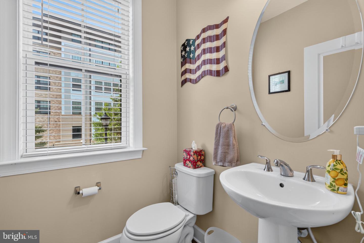 4644 Woodberry St Property Photo 17