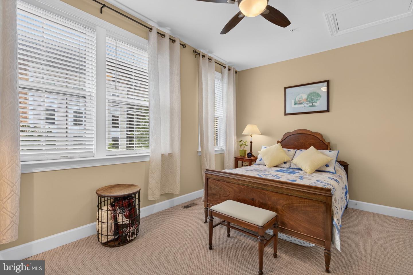 4644 Woodberry St Property Photo 28