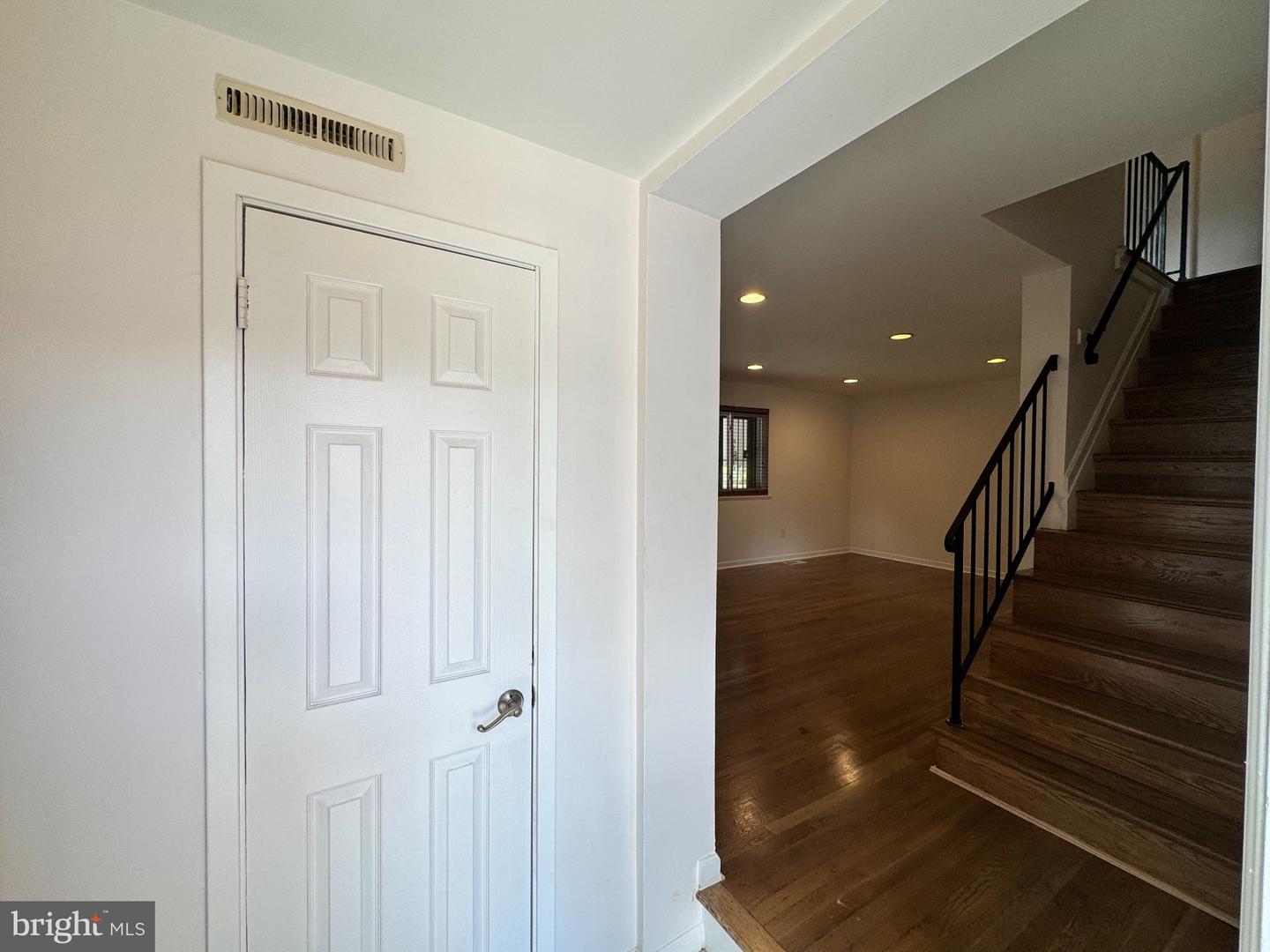 810 Booker Pl Property Photo 2