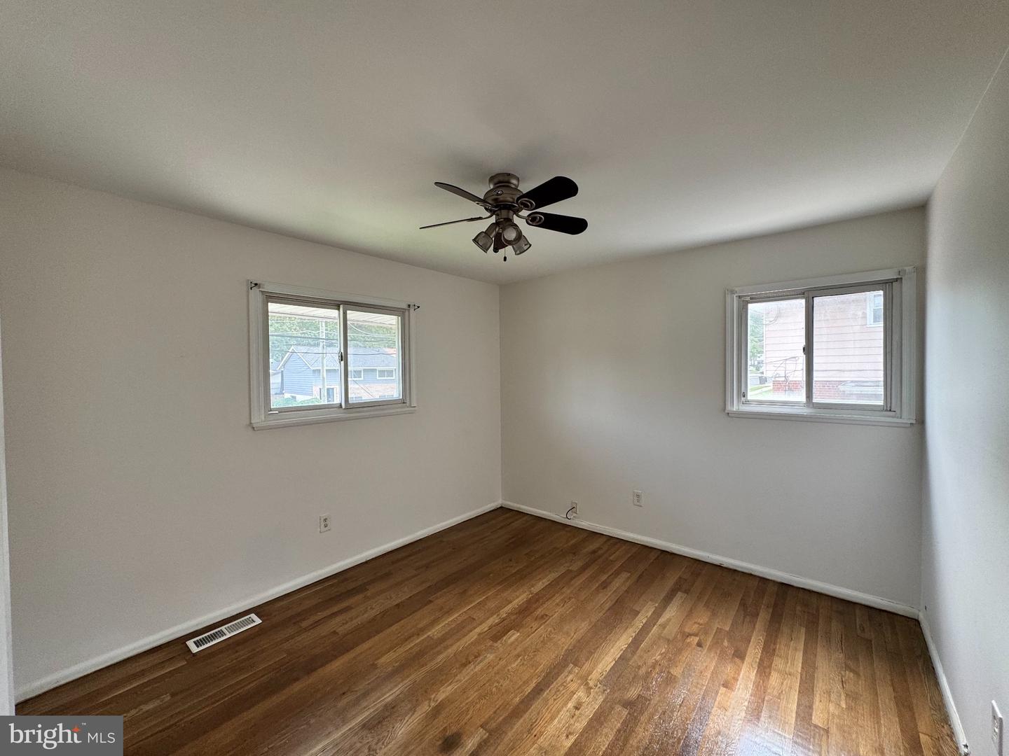 810 Booker Pl Property Photo 11