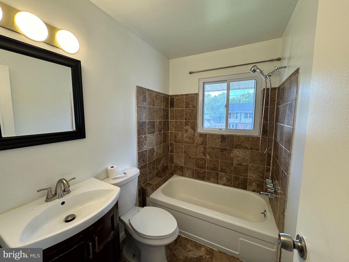 810 Booker Pl Property Photo 17