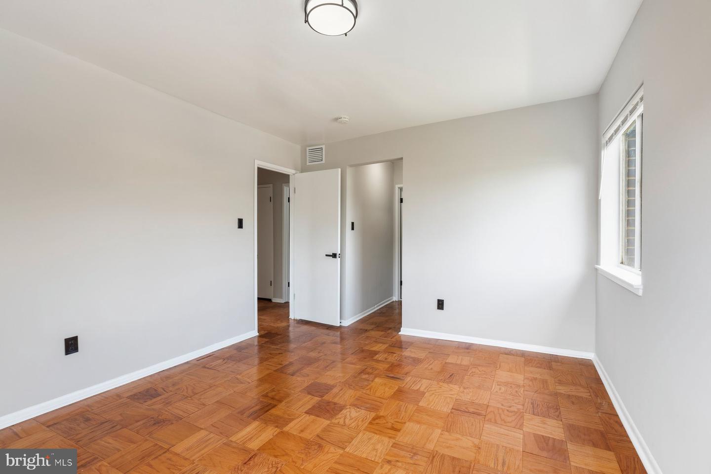 10222 Prince Pl #11-202 Property Photo 4
