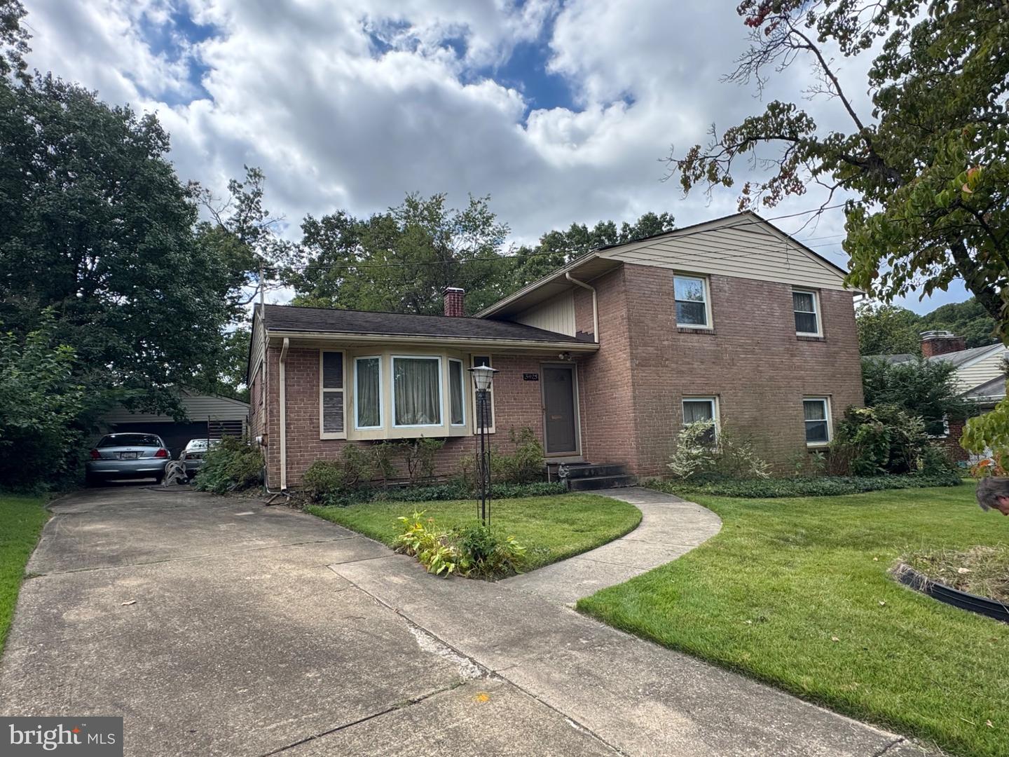 3425 DUKE ST Property Photo 1