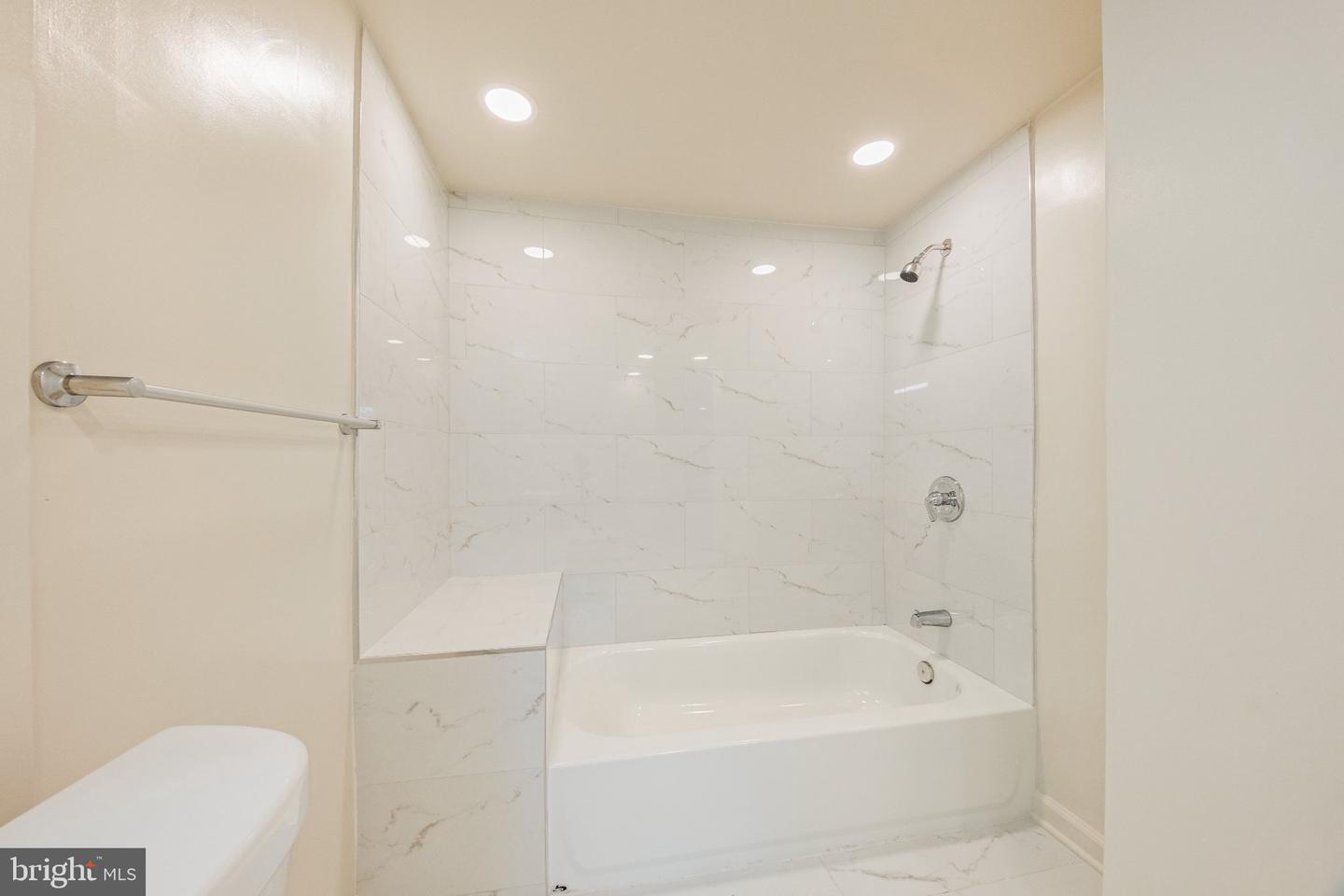 3319 Huntley Square Dr #t Property Photo 16