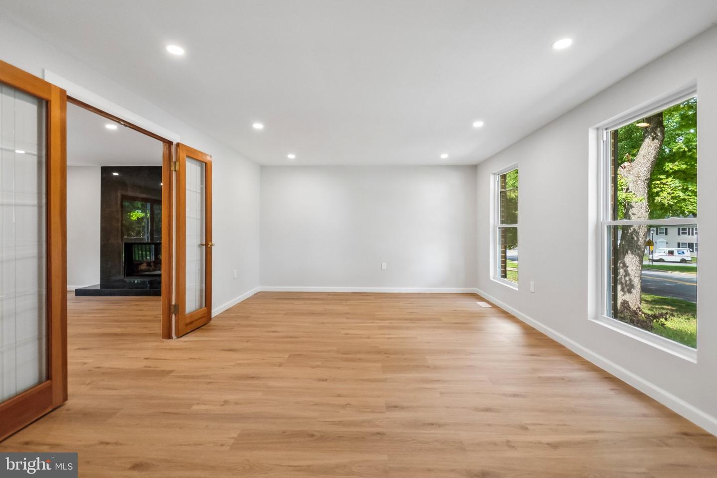 12930 Asbury Dr Property Photo 3