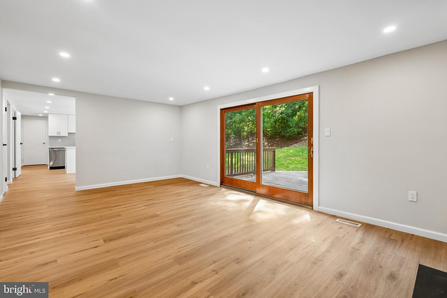 12930 Asbury Dr Property Photo 5