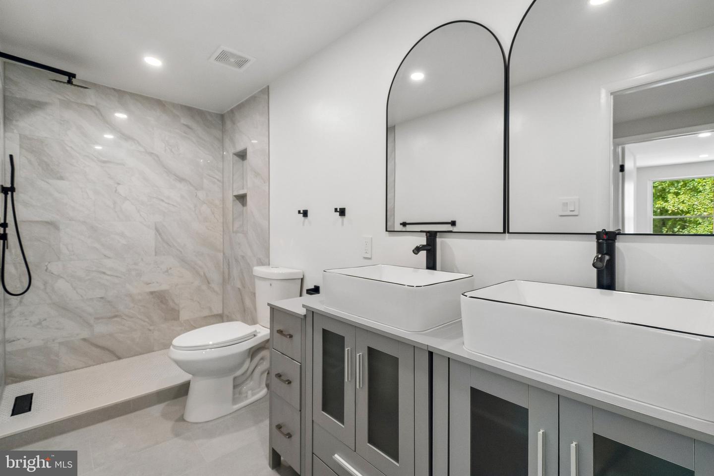 12930 Asbury Dr Property Photo 12