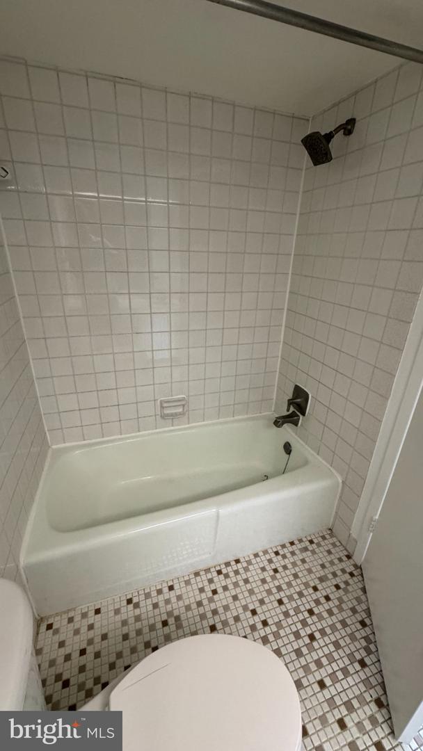 6100 Westchester Park #403 Property Photo 11