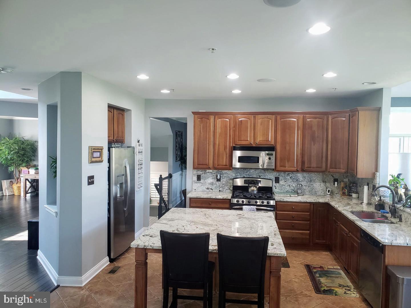 8005 Grayden Ln Property Photo 4
