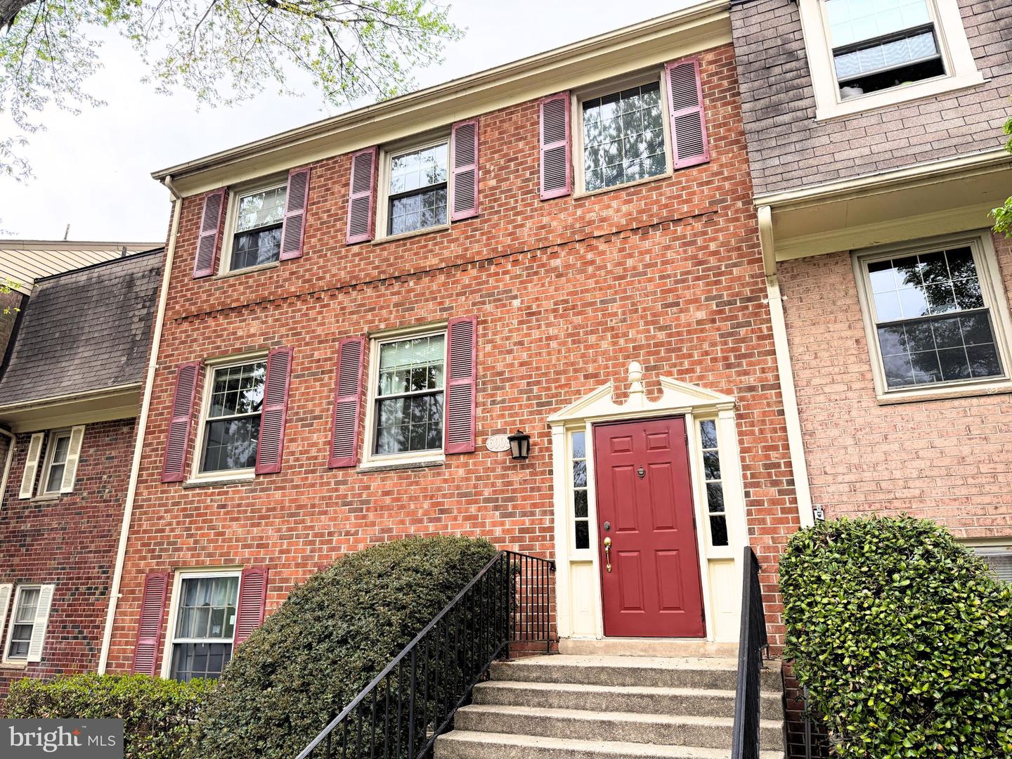 6008 WESTCHESTER PARK DR #T2 Property Photo 1