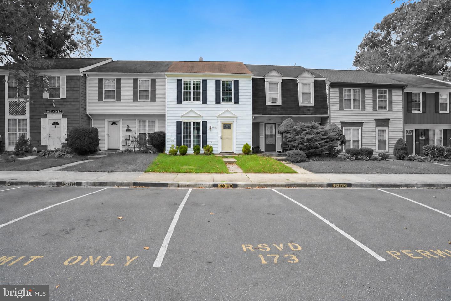 2279 Prince Of Wales Ct Property Photo 6