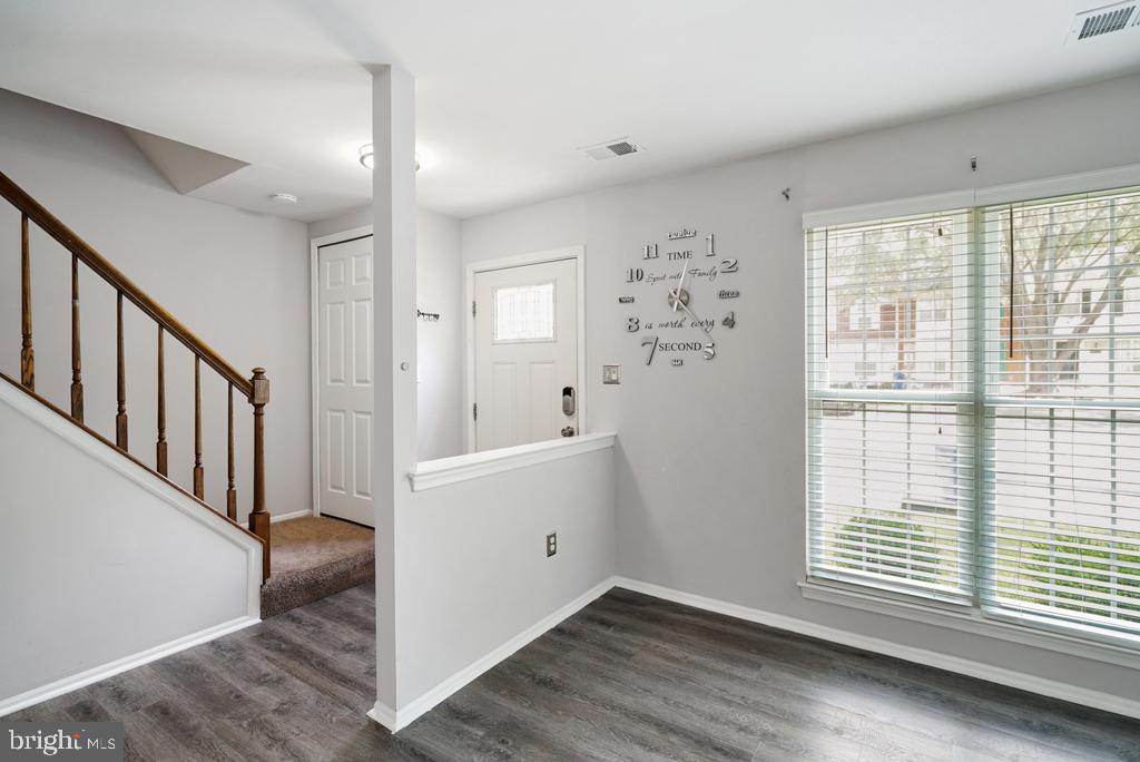 2279 Prince Of Wales Ct Property Photo 8