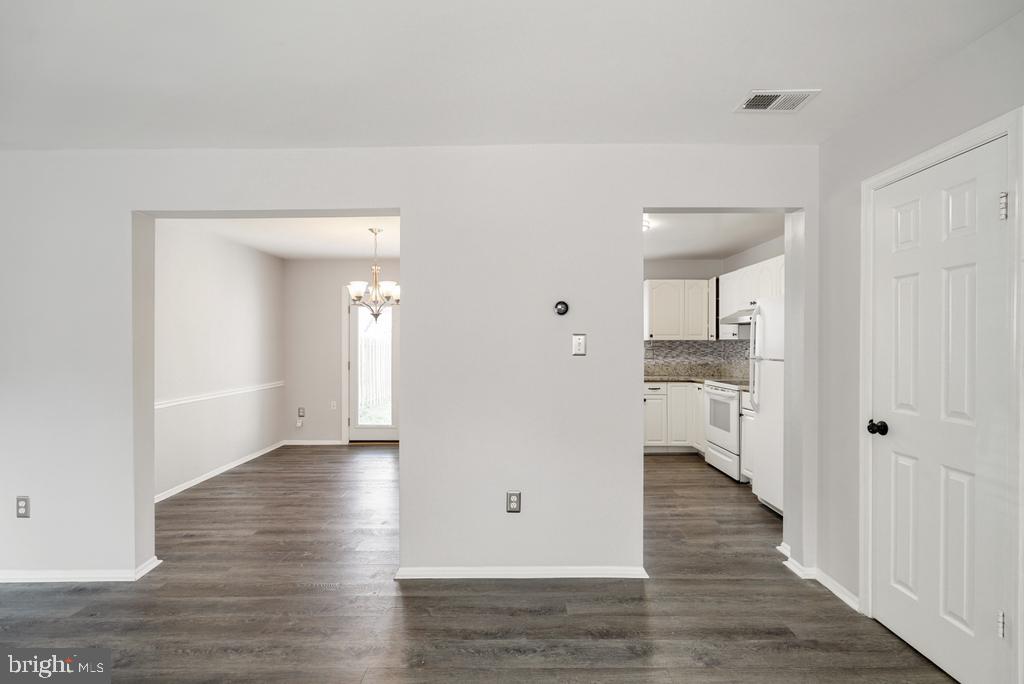 2279 Prince Of Wales Ct Property Photo 12