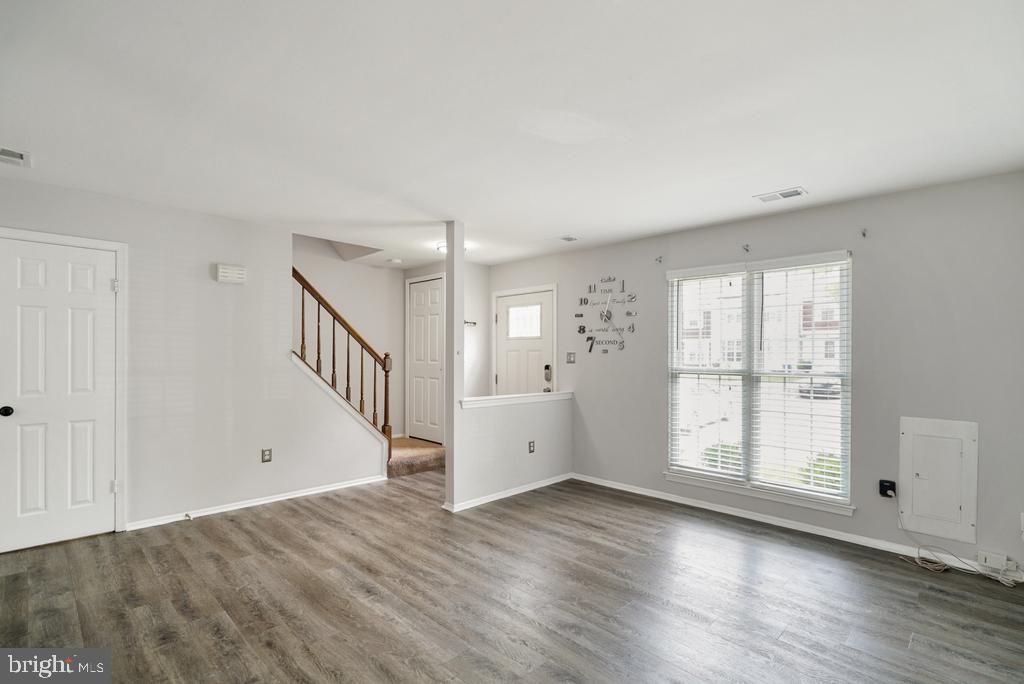 2279 Prince Of Wales Ct Property Photo 14