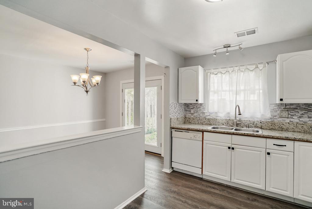 2279 Prince Of Wales Ct Property Photo 21