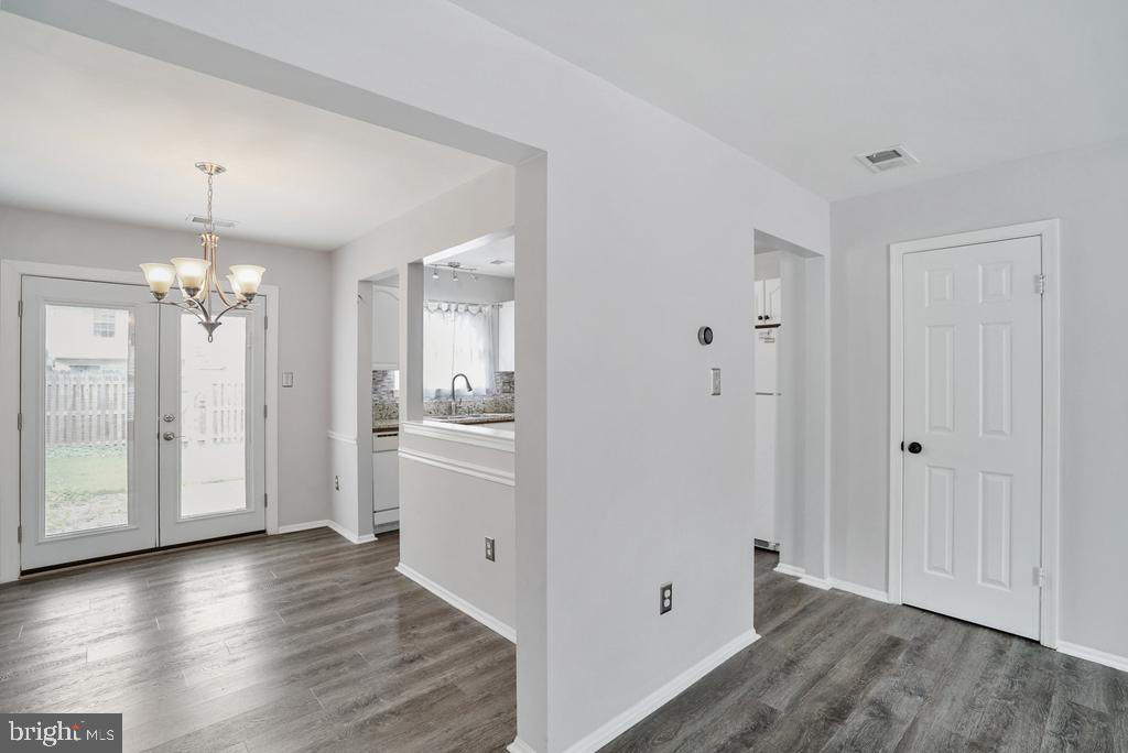 2279 Prince Of Wales Ct Property Photo 22