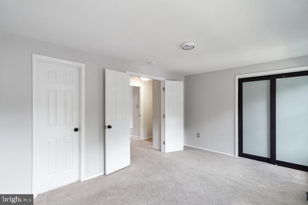 2279 Prince Of Wales Ct Property Photo 25