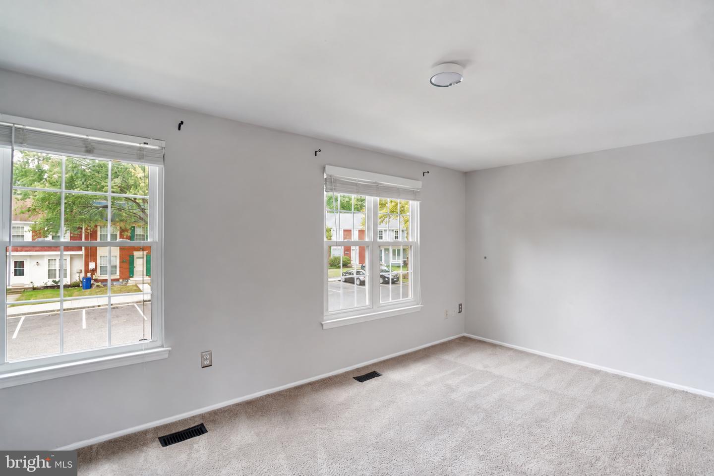 2279 Prince Of Wales Ct Property Photo 26
