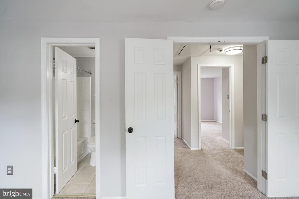2279 Prince Of Wales Ct Property Photo 27