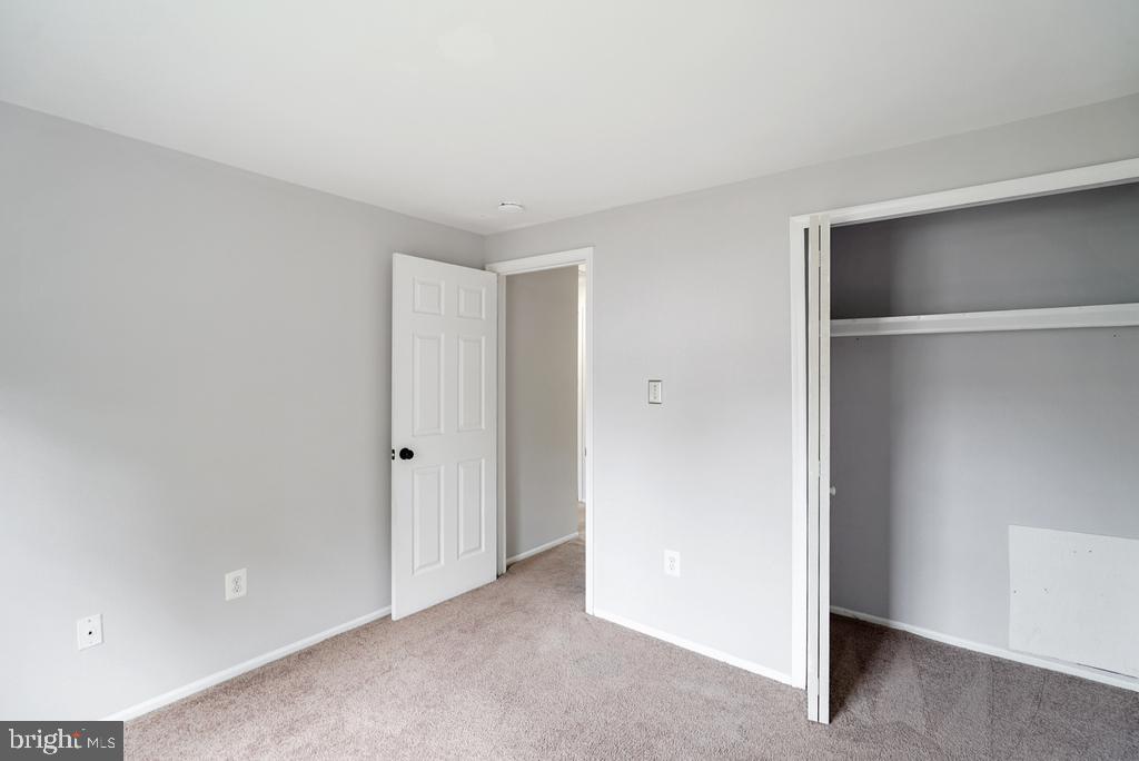 2279 Prince Of Wales Ct Property Photo 31