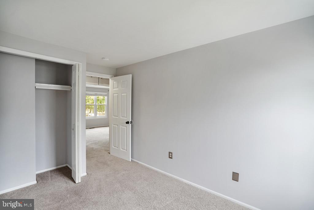 2279 Prince Of Wales Ct Property Photo 33