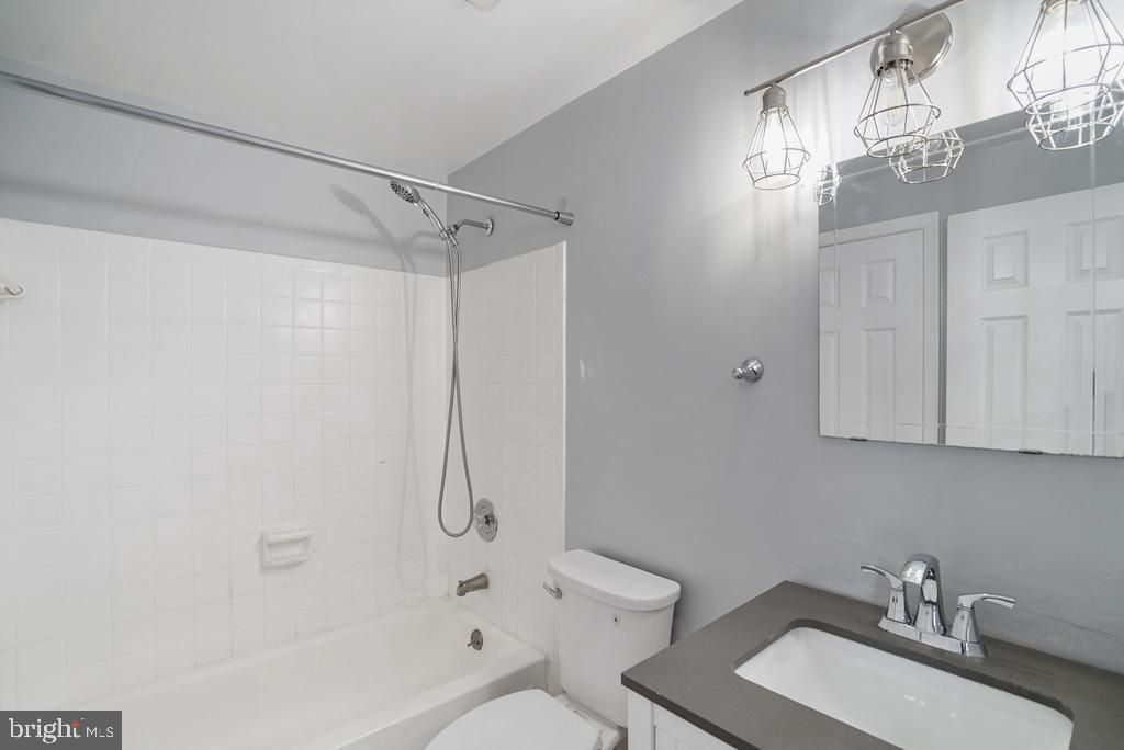2279 Prince Of Wales Ct Property Photo 35