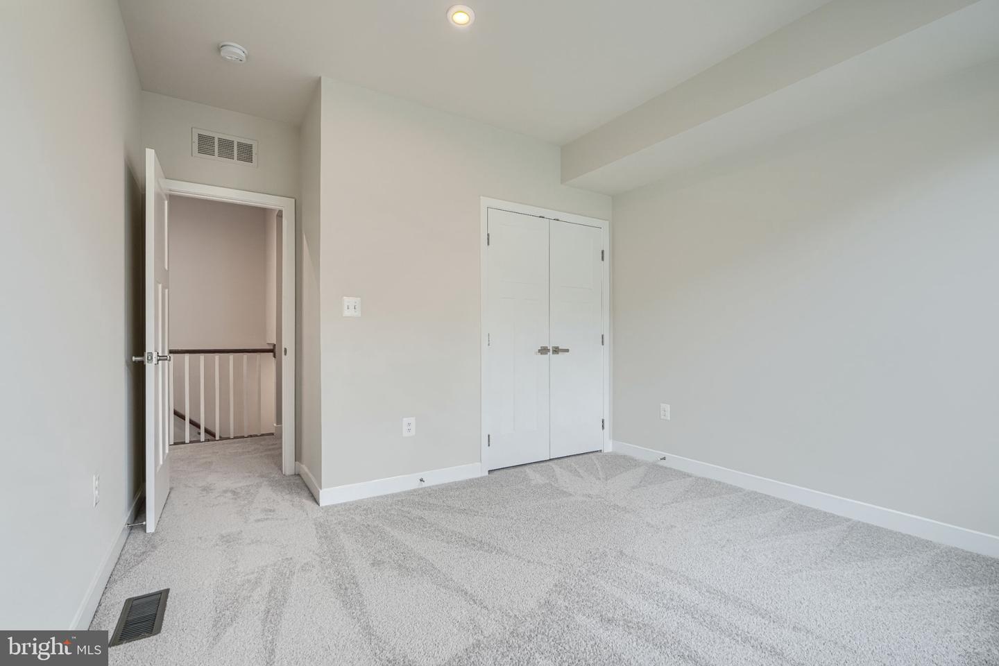 10720 Presidential Pkwy Property Photo 19