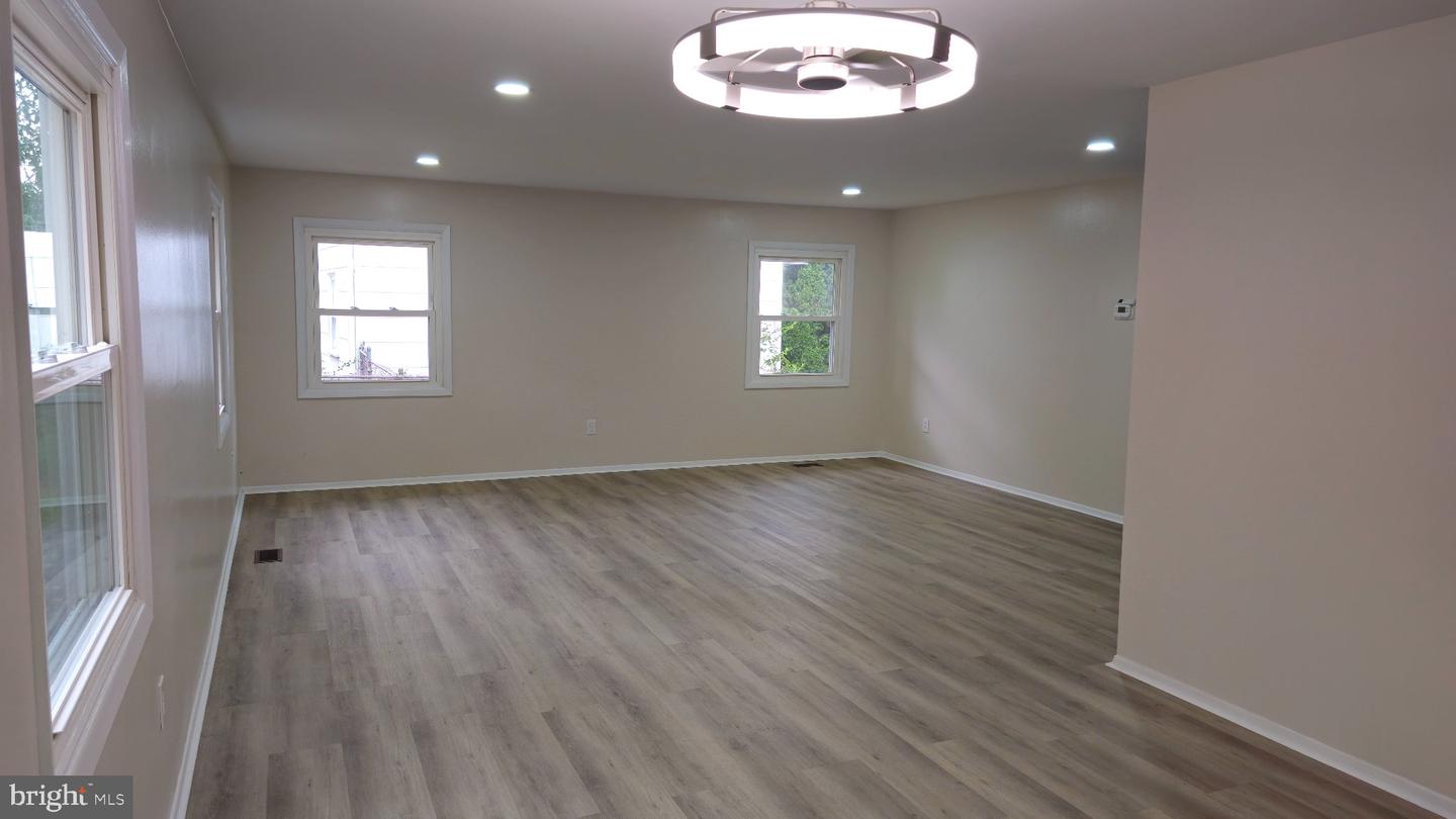 12304 Melling Property Photo 19