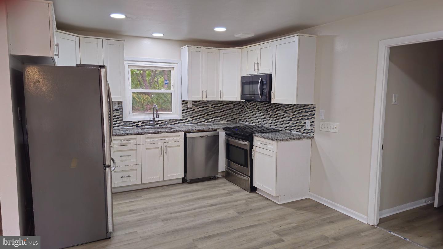 12304 Melling Property Photo 31