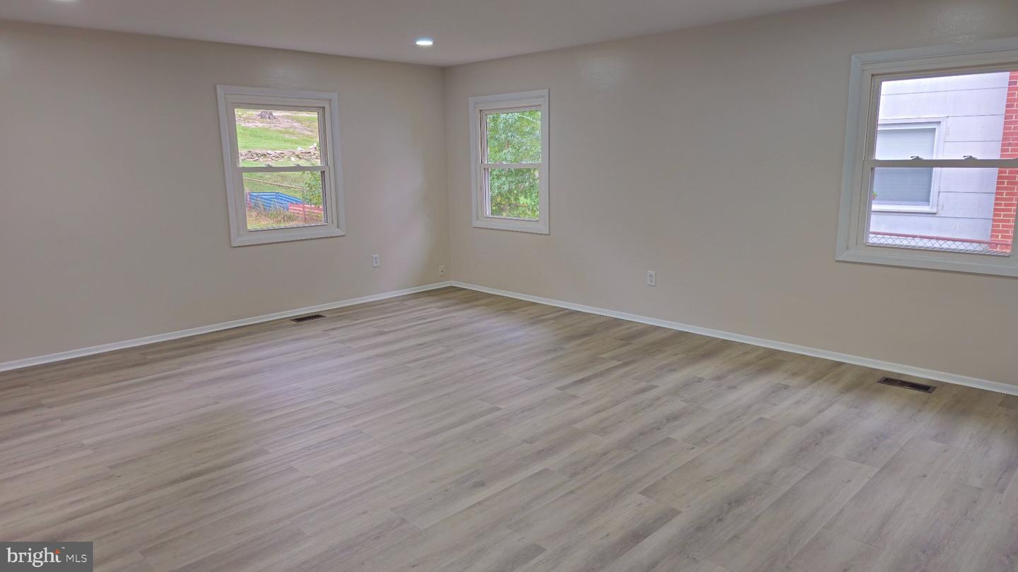 12304 Melling Property Photo 37