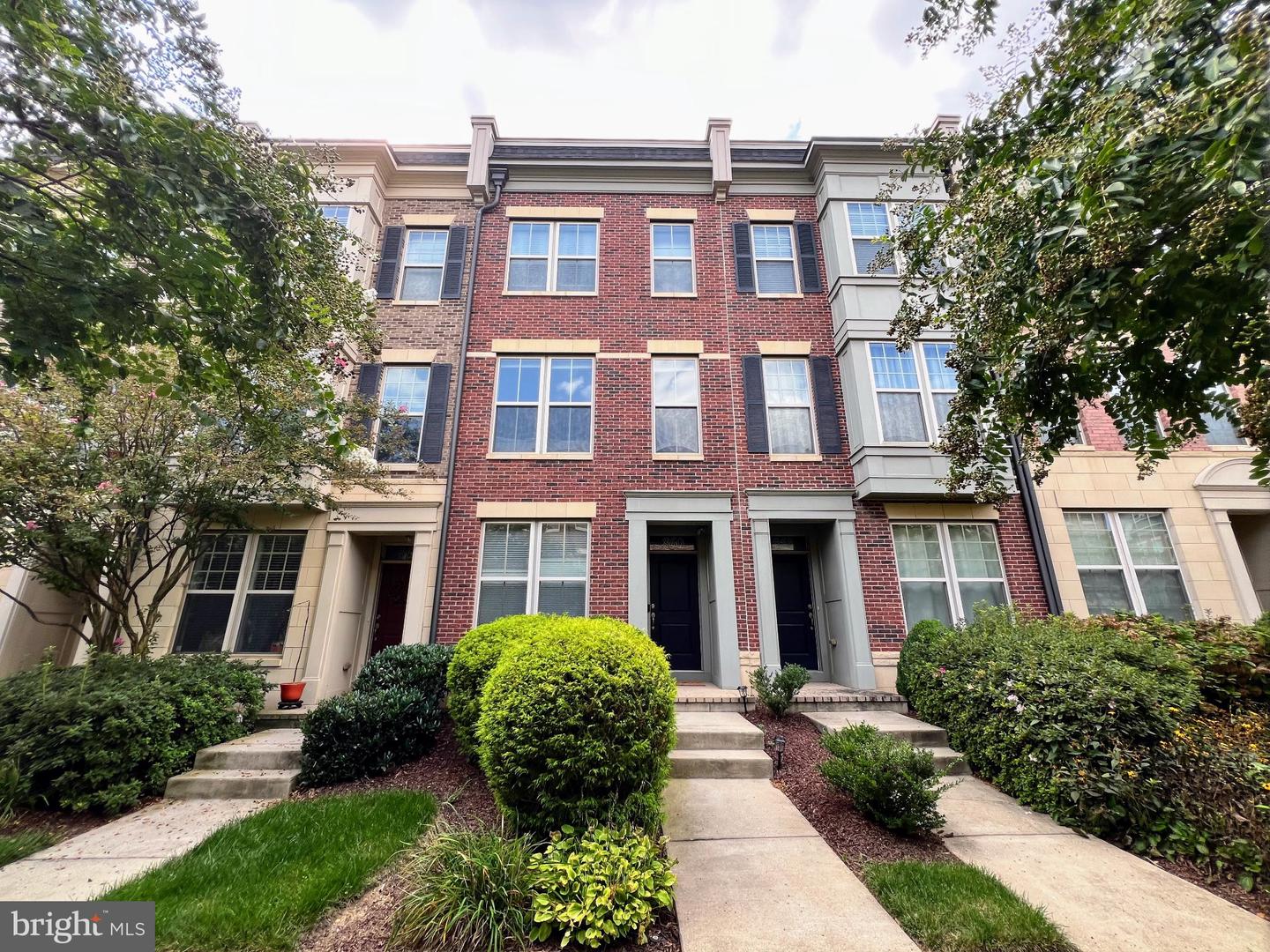 860 Regents Sq #339 Property Photo 1