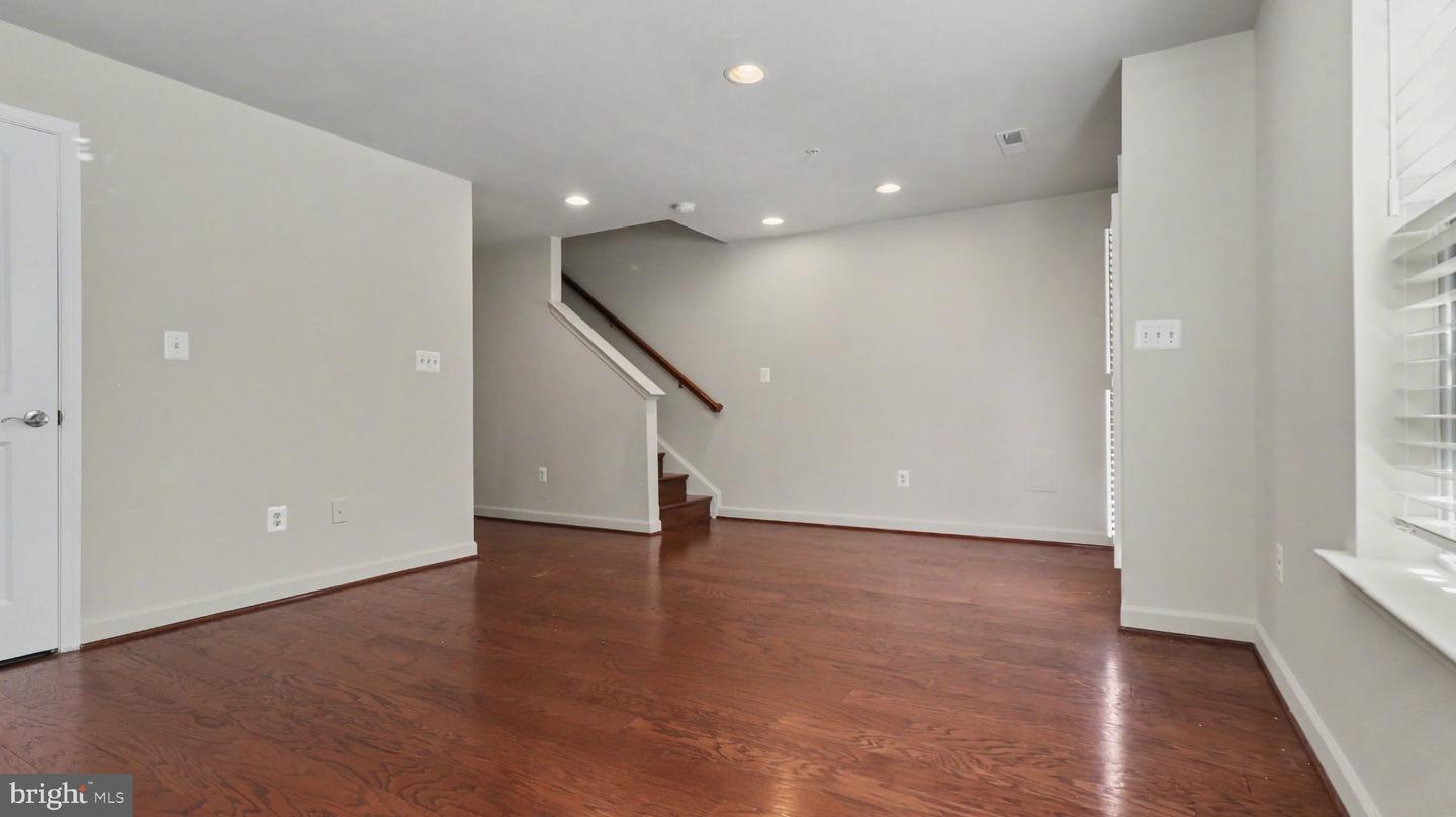 MDPG2219168 Property Photo 3