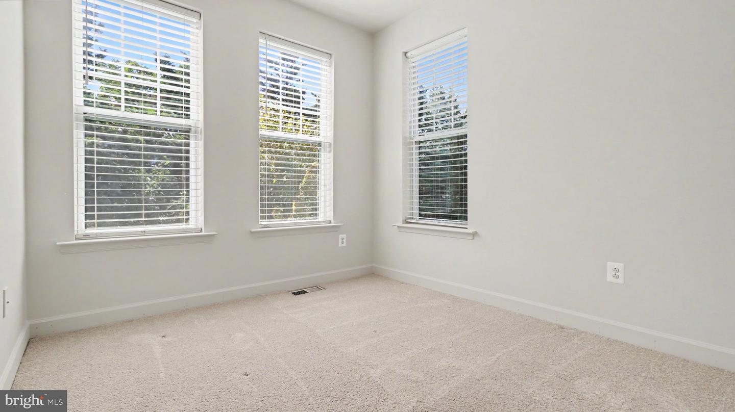 MDPG2219168 Property Photo 32