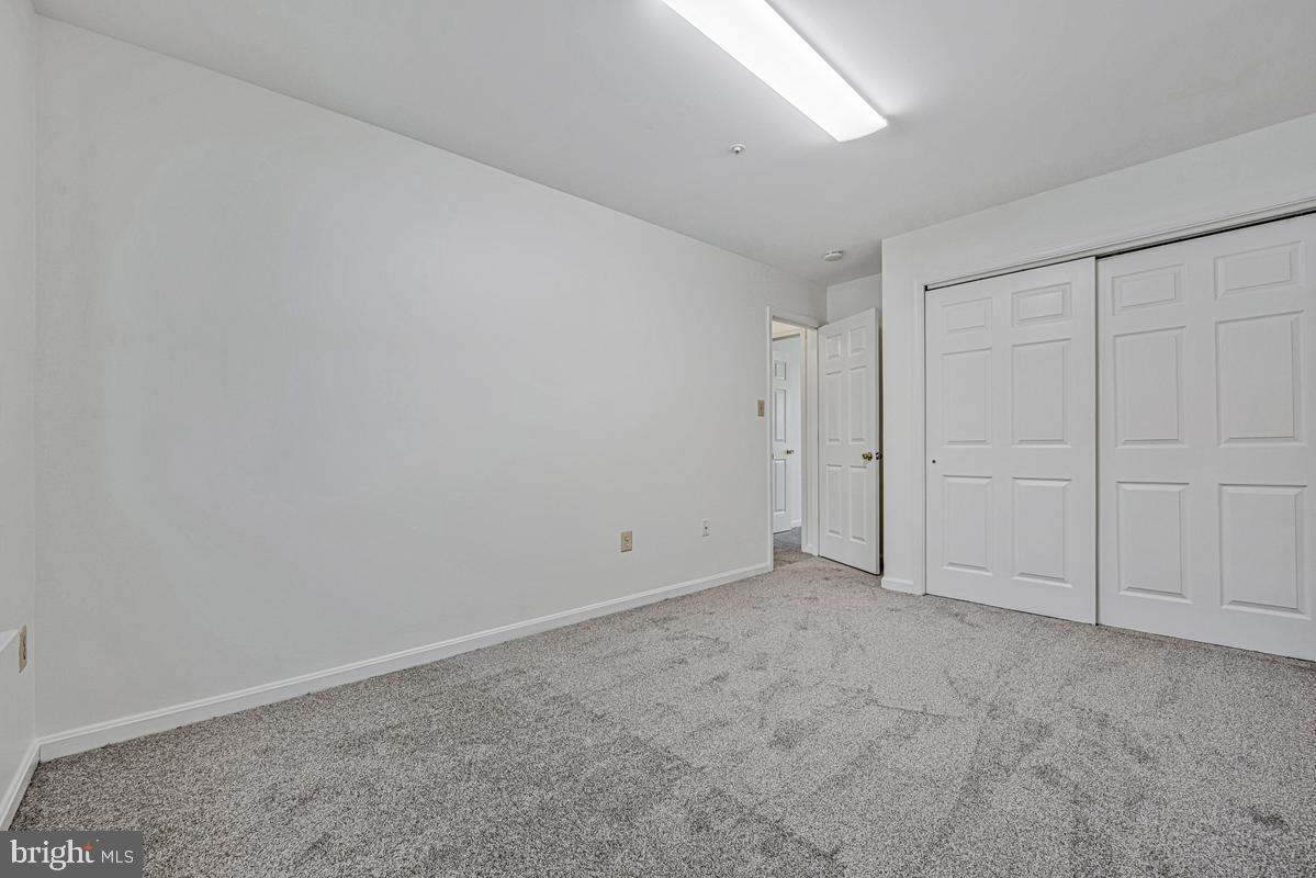 9506 48th Ave Property Photo 18
