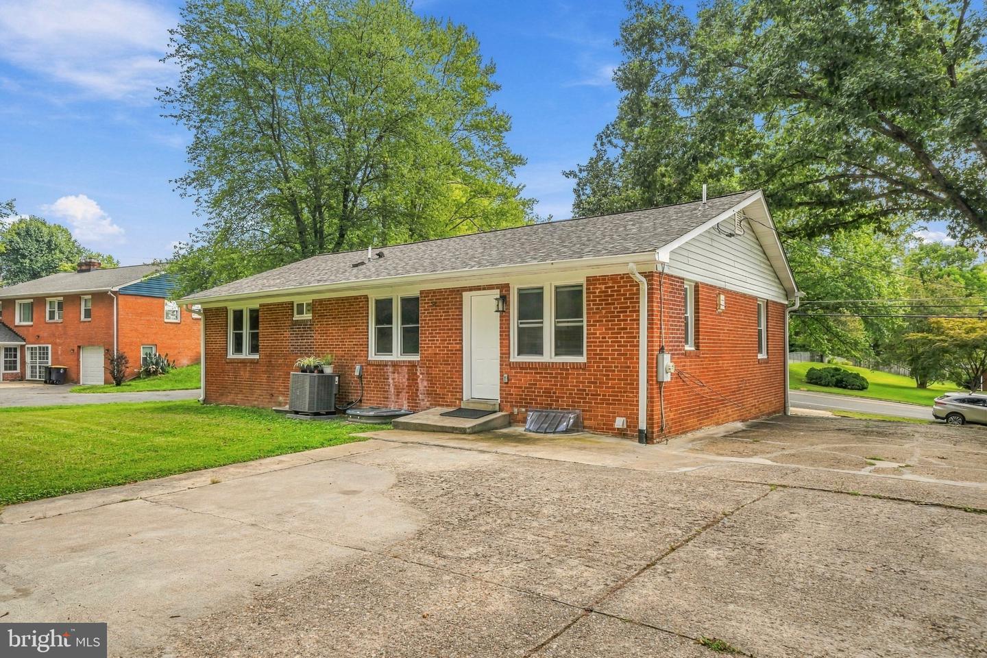 4804 Henderson Rd Property Photo 41