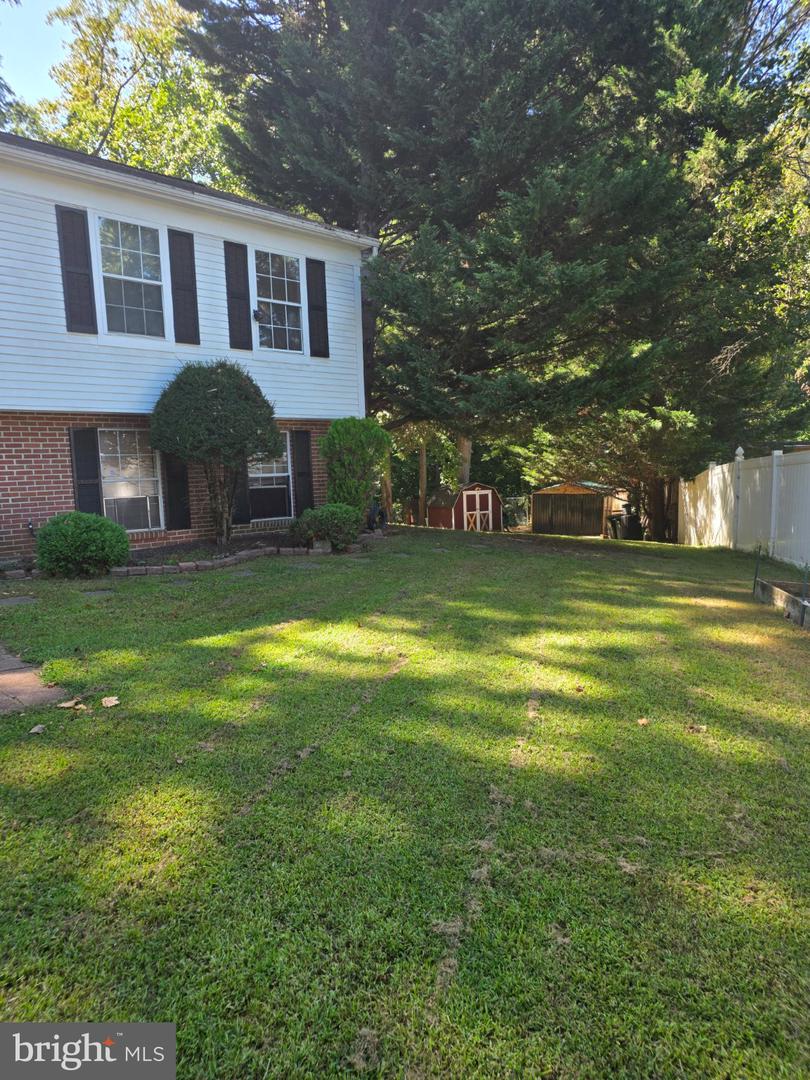 11807 Flora Ln Property Photo 2