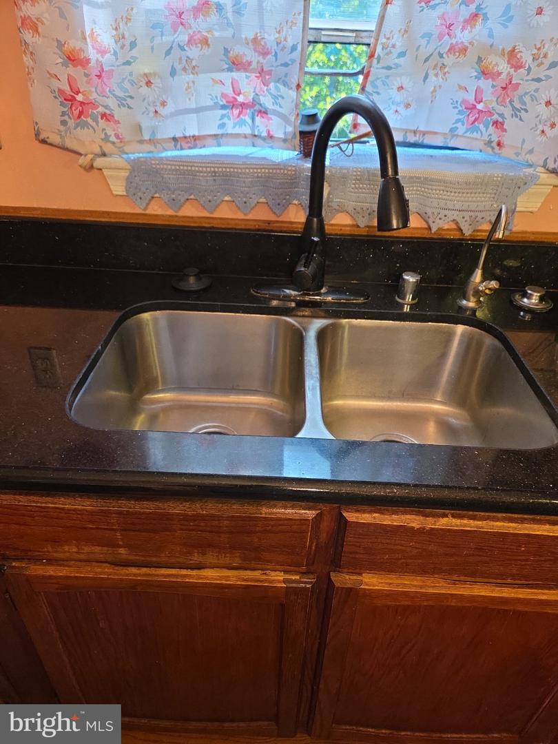 11807 Flora Ln Property Photo 5