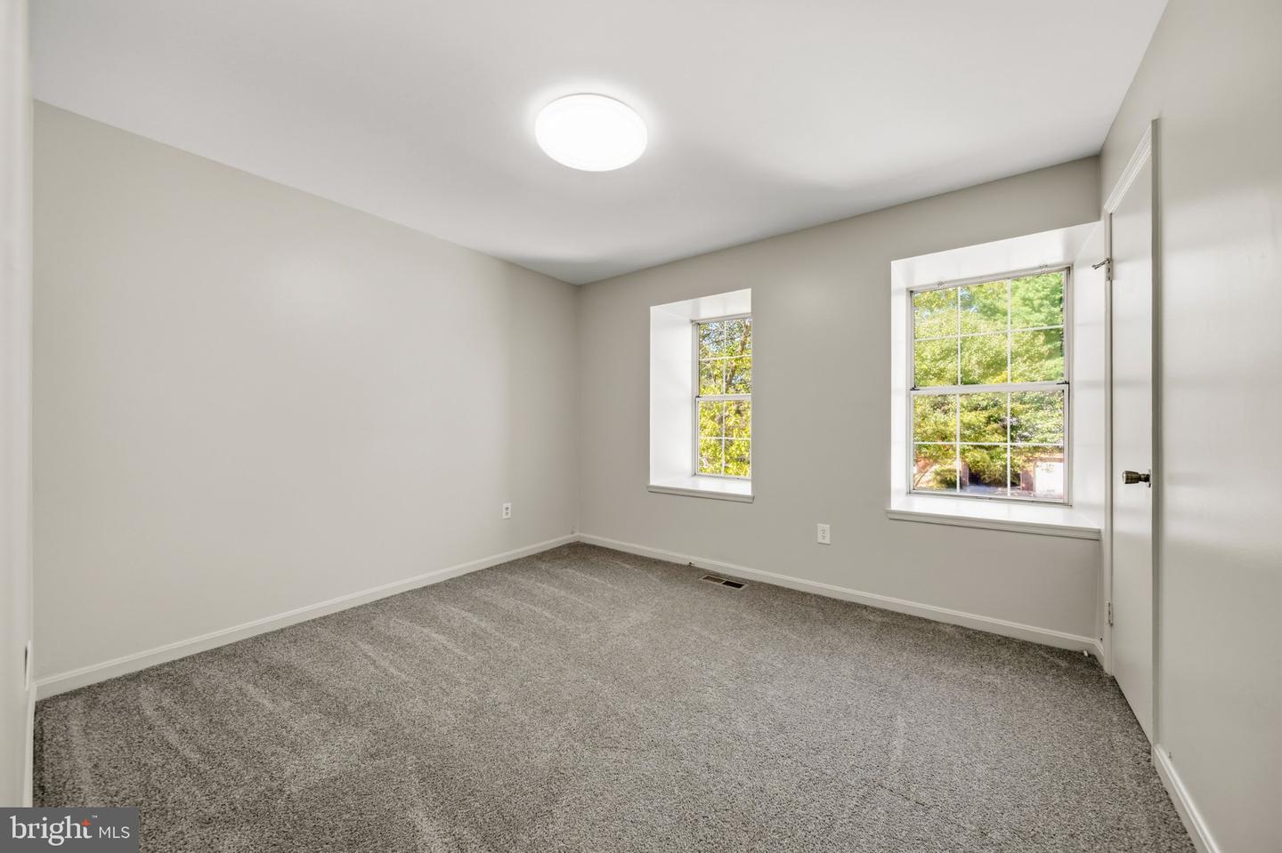 9514 Fox Run Dr Property Photo 21