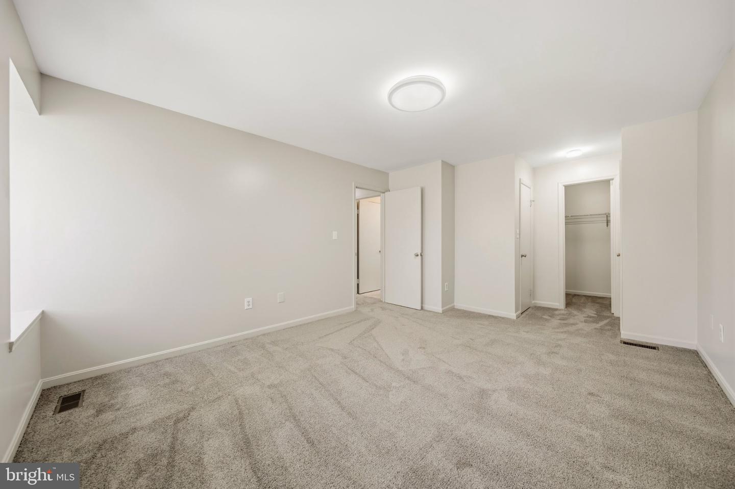 9514 Fox Run Dr Property Photo 26