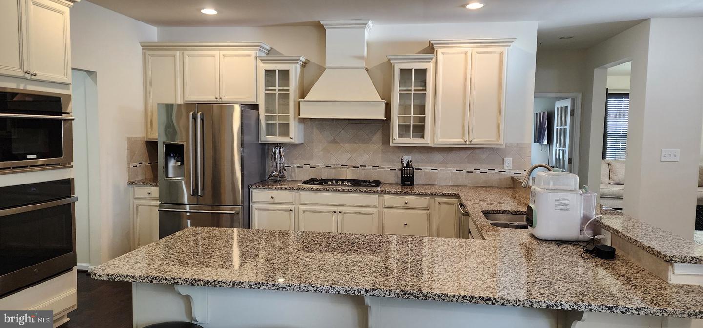 2810 Winterbourne Dr Property Photo 4