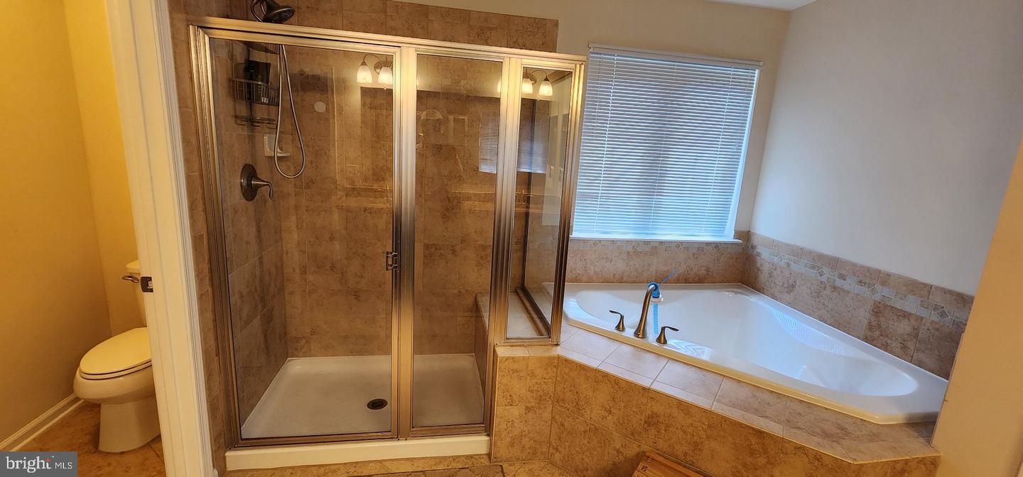 2810 Winterbourne Dr Property Photo 12