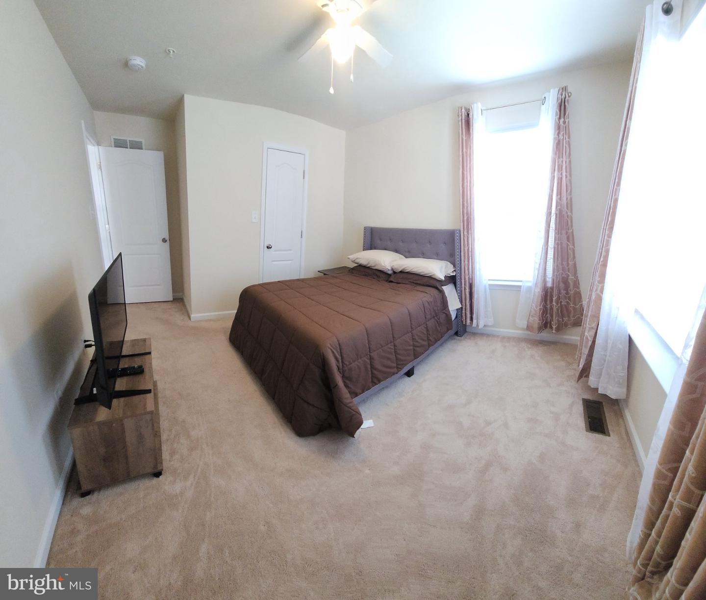 2810 Winterbourne Dr Property Photo 16