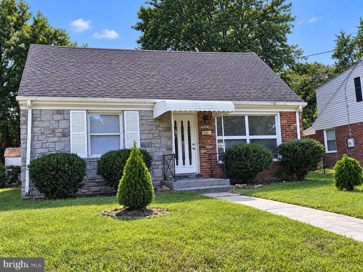 2013 VAN BUREN ST Property Photo 1