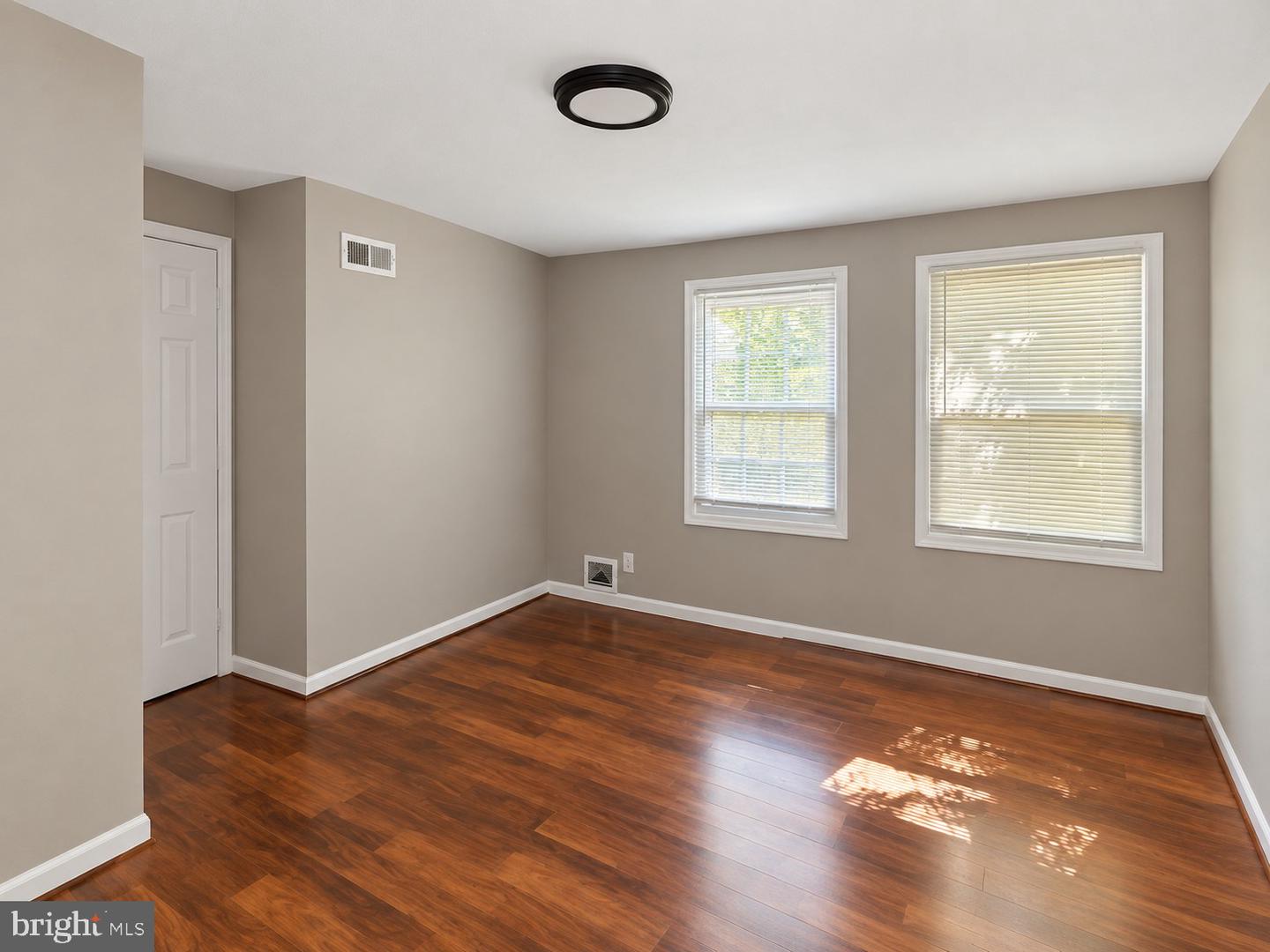 2013 Van Buren St Property Photo 6